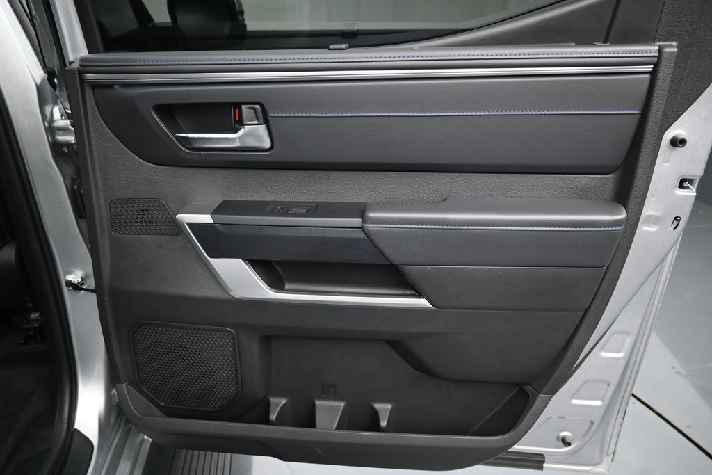 Used 2025 Toyota Tundra Platinum AWD/4WD image 35