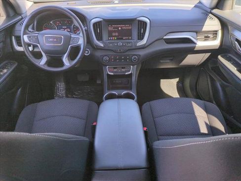 Used 2024 GMC Terrain SLE AWD/4WD image 16