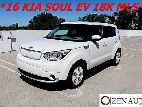 Used 2016 Kia Soul EV FWD image 38