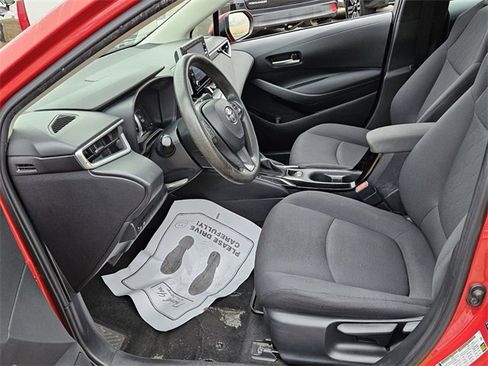 Used 2020 Toyota Corolla LE image 4