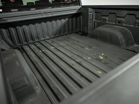 Used 2023 Chevrolet Silverado 1500 LT AWD/4WD image 9