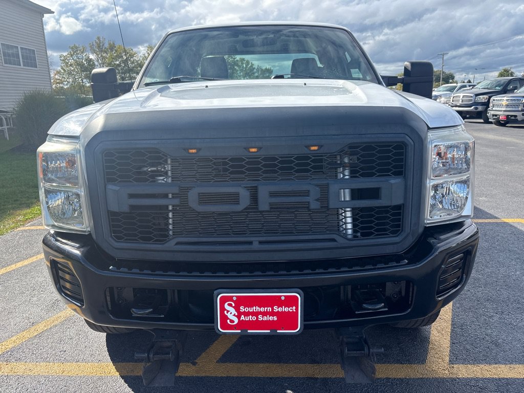 Used 2011 Ford F250 XL AWD/4WD image 3