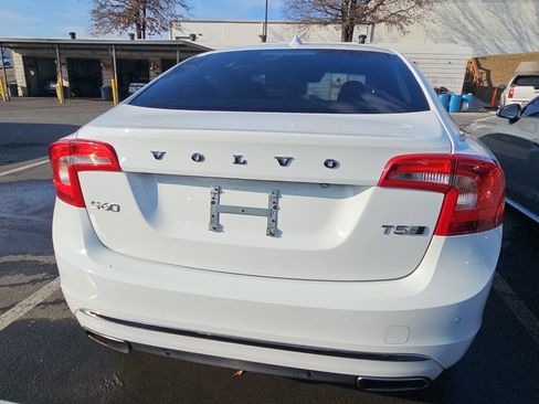 Used 2017 Volvo S60 T5 Inscription image 6