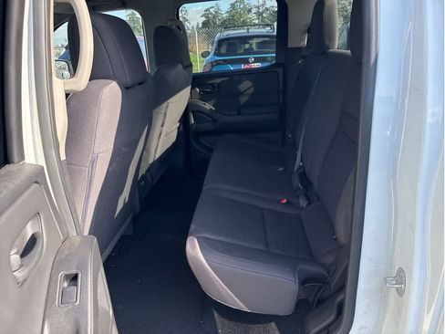 Used 2024 Nissan Frontier S image 5