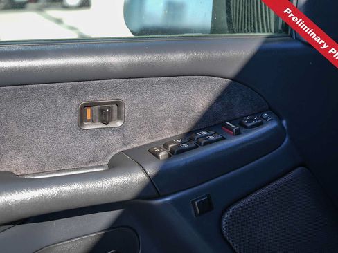 Used 2001 Chevrolet Silverado 3500 LS RWD image 16