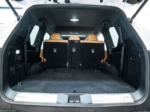 Used 2023 Lexus LX 600 4WD w/ Luxury Package image 49