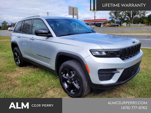New 2025 Jeep Grand Cherokee Laredo image 16