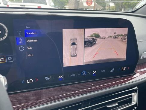 New 2026 Chevrolet Traverse Z71 w/ Enhanced Driving Package AWD/4WD image 15