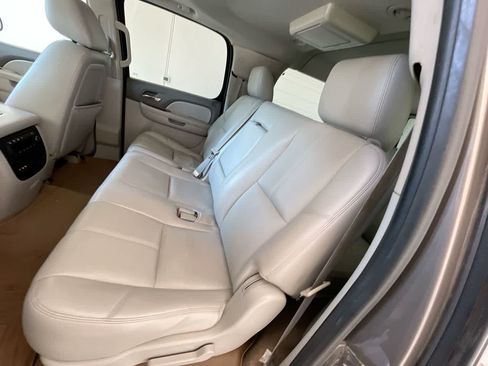 Used 2013 GMC Yukon XL SLT w/ SLT-2 Equipment Package AWD/4WD image 22