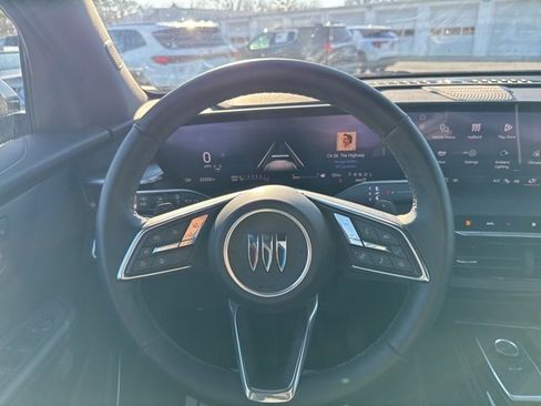 Certified 2025 Buick Enclave Preferred image 18