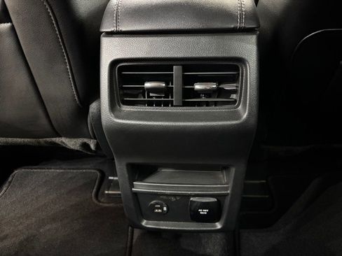 Used 2022 Ford Edge Titanium AWD/4WD image 19