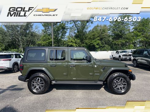 Used 2024 Jeep Wrangler Unlimited Sahara AWD/4WD image 6