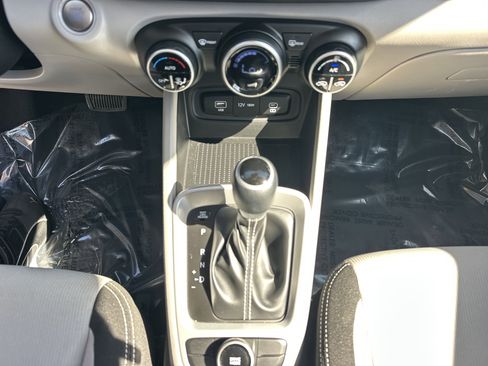 New 2025 Hyundai Venue SEL image 21