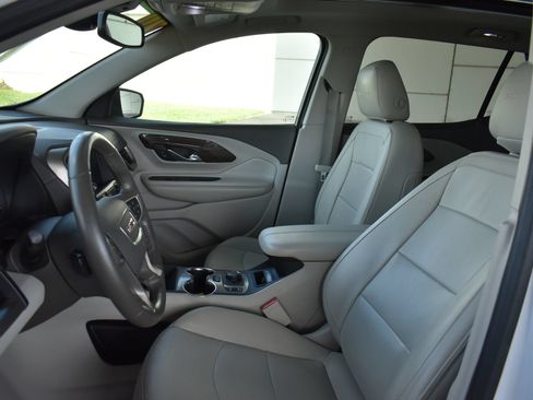 Used 2020 GMC Terrain Denali w/ Denali Premium Package AWD/4WD image 16