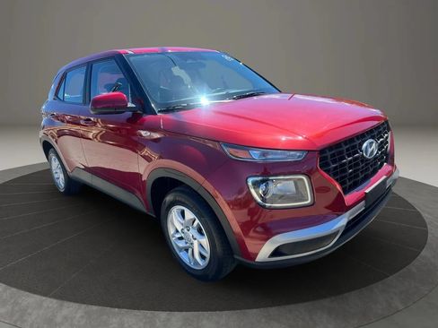 Used 2025 Hyundai Venue SE FWD image 3