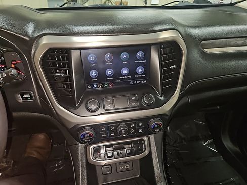 Used 2020 GMC Acadia Denali w/ Denali Ultimate Package image 18