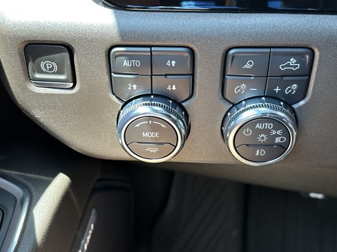 Certified 2023 GMC Sierra 1500 SLT w/ SLT Premium Package AWD/4WD image 28