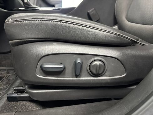 Used 2023 Buick Encore GX Select w/ Sport Touring Package FWD image 26