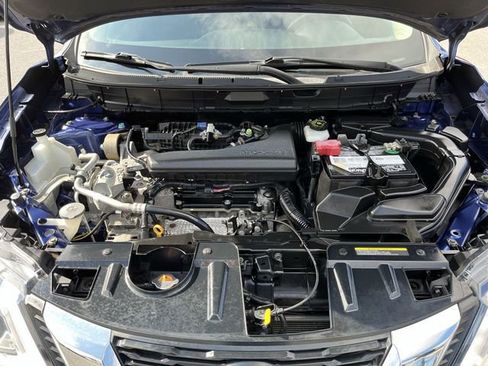 Used 2018 Nissan Rogue SV image 19