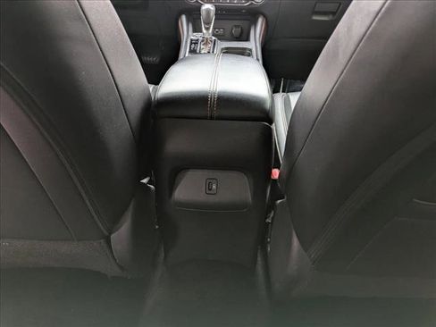 Used 2022 Nissan Sentra SR w/ SR Premium Package image 13