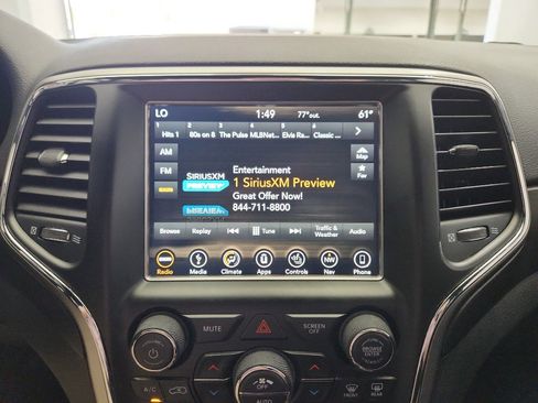 Used 2018 Jeep Grand Cherokee Altitude image 15