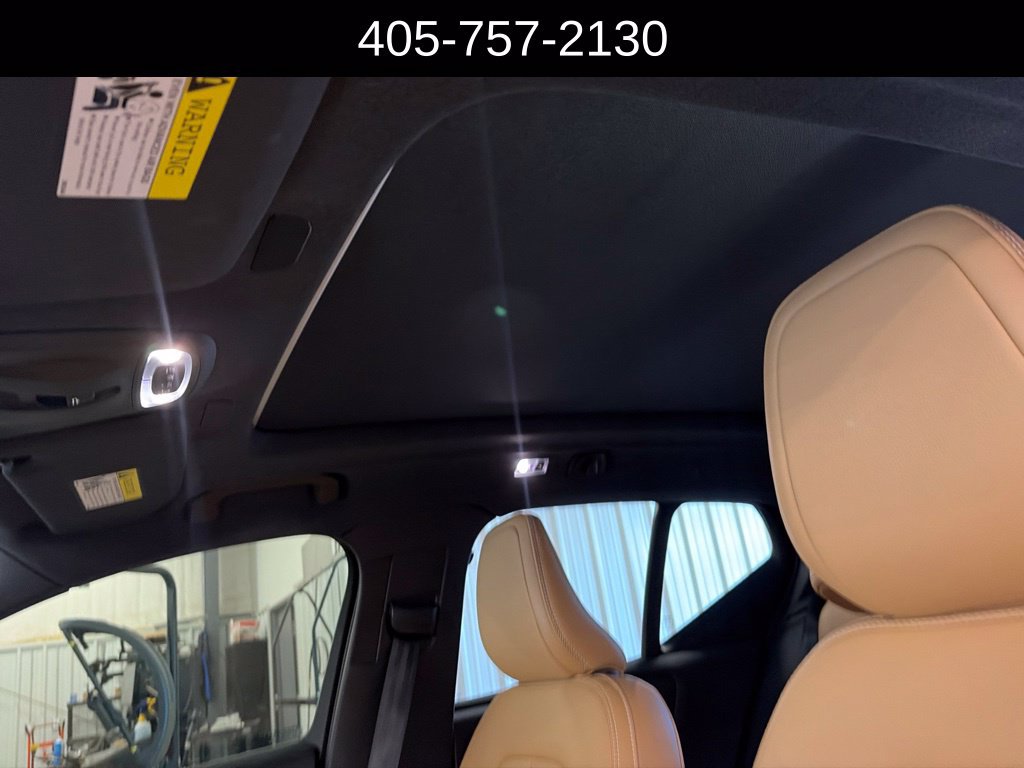 Used 2021 Volvo XC40 T5 Inscription w/ Protection Package Premier AWD/4WD image 5