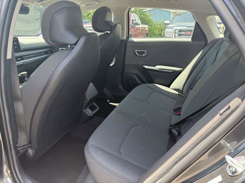 Used 2025 Kia K4 FWD image 10