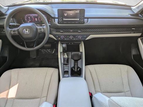 Certified 2025 Honda Accord SE image 18