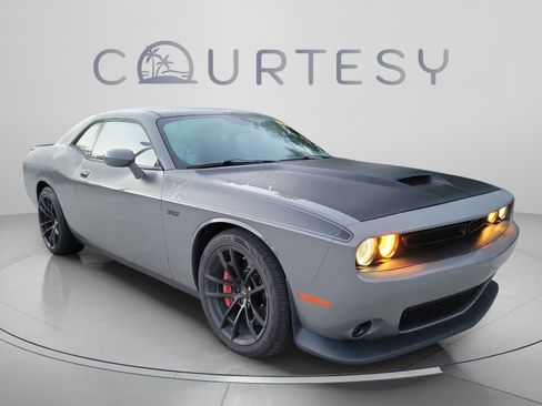 Used 2018 Dodge Challenger T/A RWD image 4
