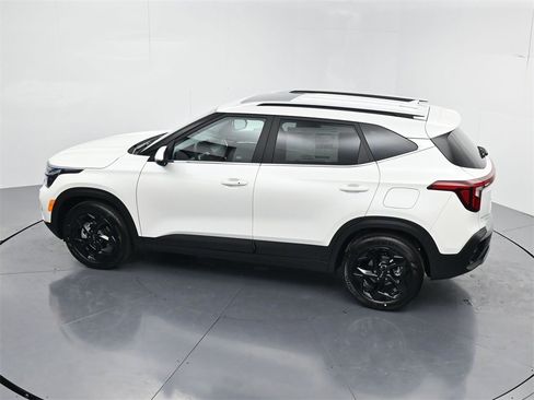 New 2026 Kia Seltos EX image 45