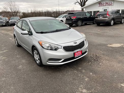 Used 2015 Kia Forte LX FWD image 3
