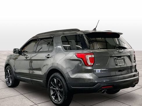 Used 2018 Ford Explorer XLT w/ Equipment Group 202A AWD/4WD image 11
