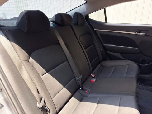 Used 2018 Hyundai Elantra SEL FWD image 30