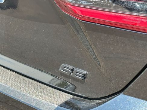 Used 2025 Toyota Camry SE FWD image 7