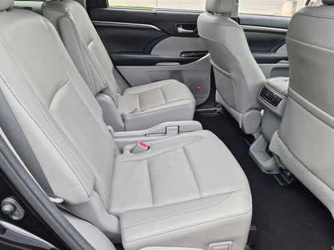 Used 2015 Toyota Highlander Limited AWD/4WD image 21