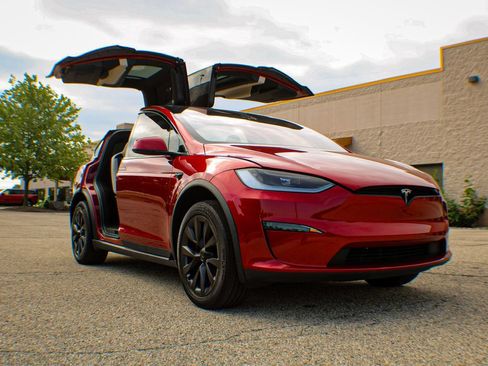 Used 2023 Tesla Model X AWD/4WD image 1