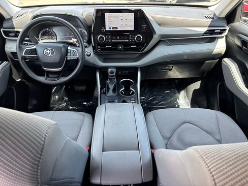 Used 2023 Toyota Highlander L FWD image 15