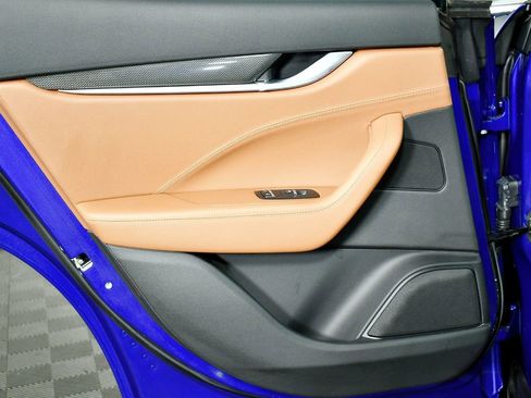 Used 2021 Maserati Levante image 46