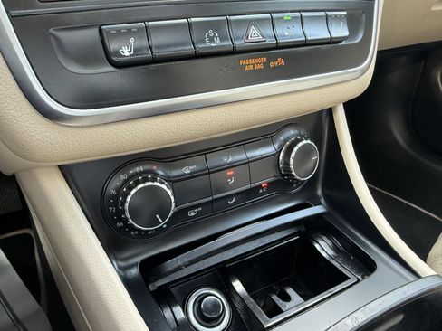 Used 2014 Mercedes-Benz CLA 250 image 31