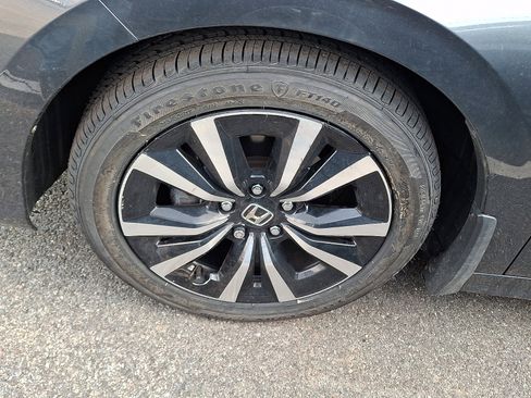 Used 2023 Honda Civic EX image 4