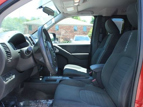 Used 2018 Nissan Frontier Desert Runner RWD image 12
