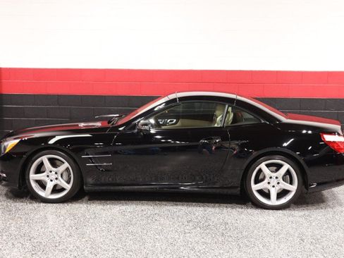 Used 2013 Mercedes-Benz SL 550 w/ Premium Pkg image 24