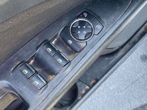 Used 2020 Ford Fusion SE FWD image 16