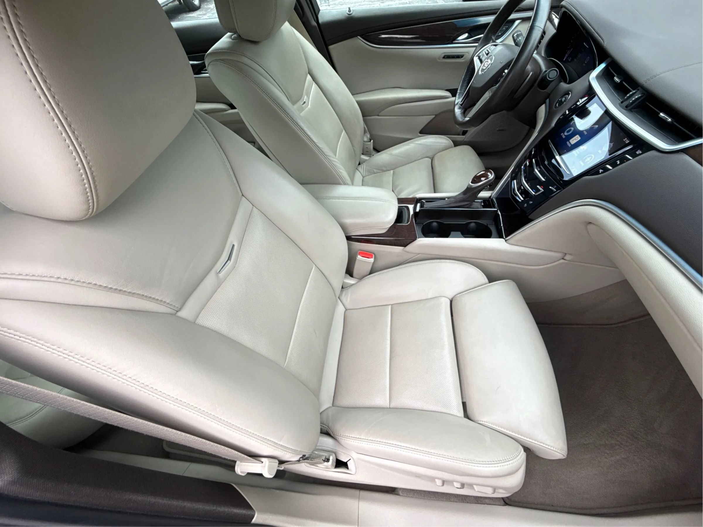 Used 2014 Cadillac XTS Luxury w/ Driver Awareness Package FWD image 16