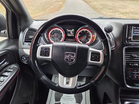 Used 2019 Dodge Grand Caravan GT image 37