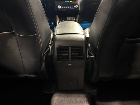 Used 2024 Ford Escape Platinum AWD/4WD image 40