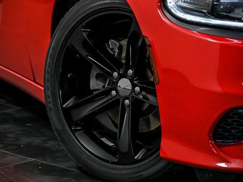 Used 2016 Dodge Charger R/T RWD image 3