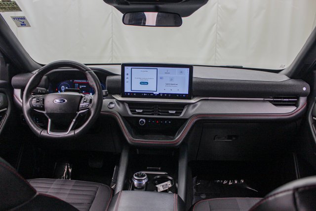Certified 2025 Ford Explorer ST-Line AWD/4WD image 26