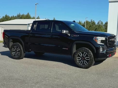 Used 2021 GMC Sierra 1500 AT4 w/ AT4 Value Package AWD/4WD image 2