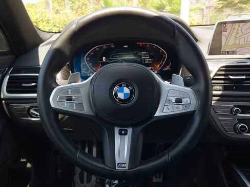 Used 2022 BMW 740i w/ M Sport Package RWD image 19